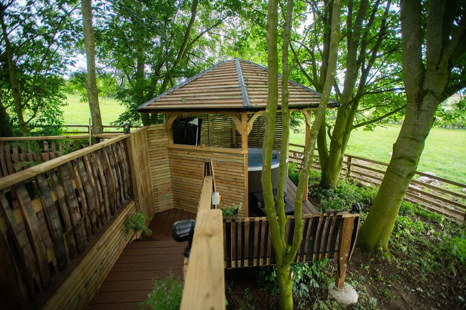 Burtree Country House, Tipi'S, Treehouse & Lodge & House Rooms With Hot Tubs In A Private Garden Thirsk Zewnętrze zdjęcie