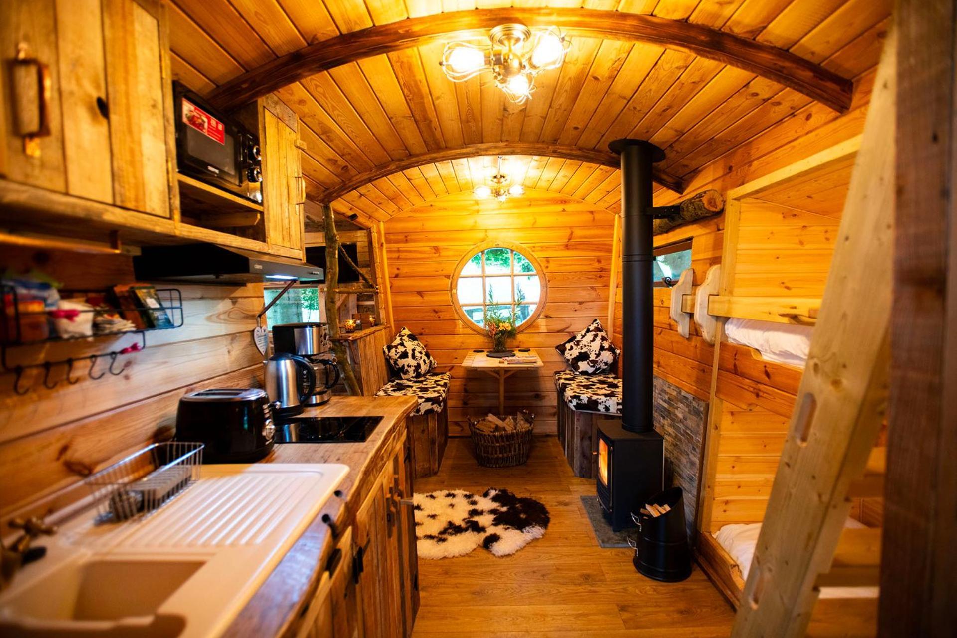 Burtree Country House, Tipi'S, Treehouse & Lodge & House Rooms With Hot Tubs In A Private Garden Thirsk Zewnętrze zdjęcie