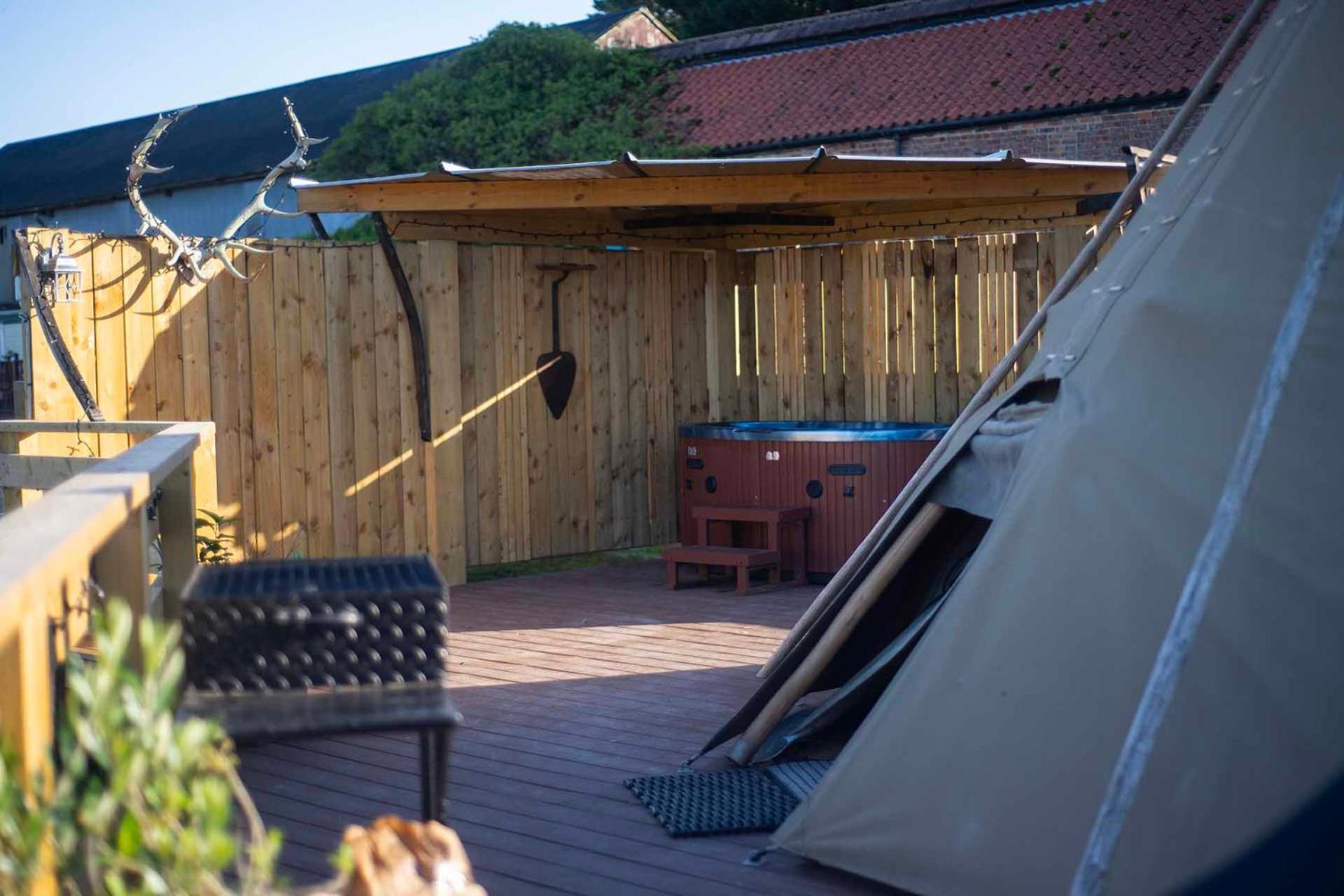 Burtree Country House, Tipi'S, Treehouse & Lodge & House Rooms With Hot Tubs In A Private Garden Thirsk Zewnętrze zdjęcie