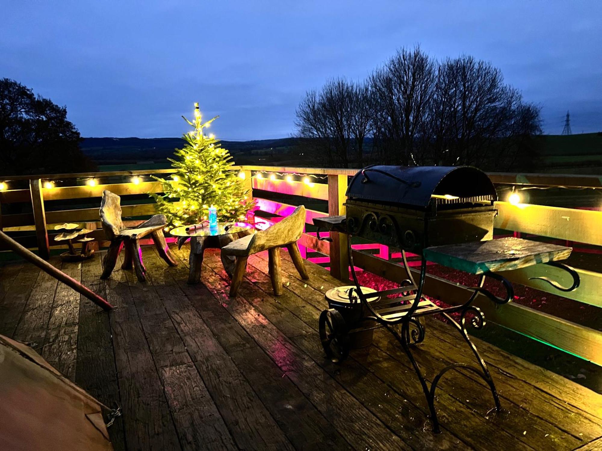 Burtree Country House, Tipi'S, Treehouse & Lodge & House Rooms With Hot Tubs In A Private Garden Thirsk Zewnętrze zdjęcie