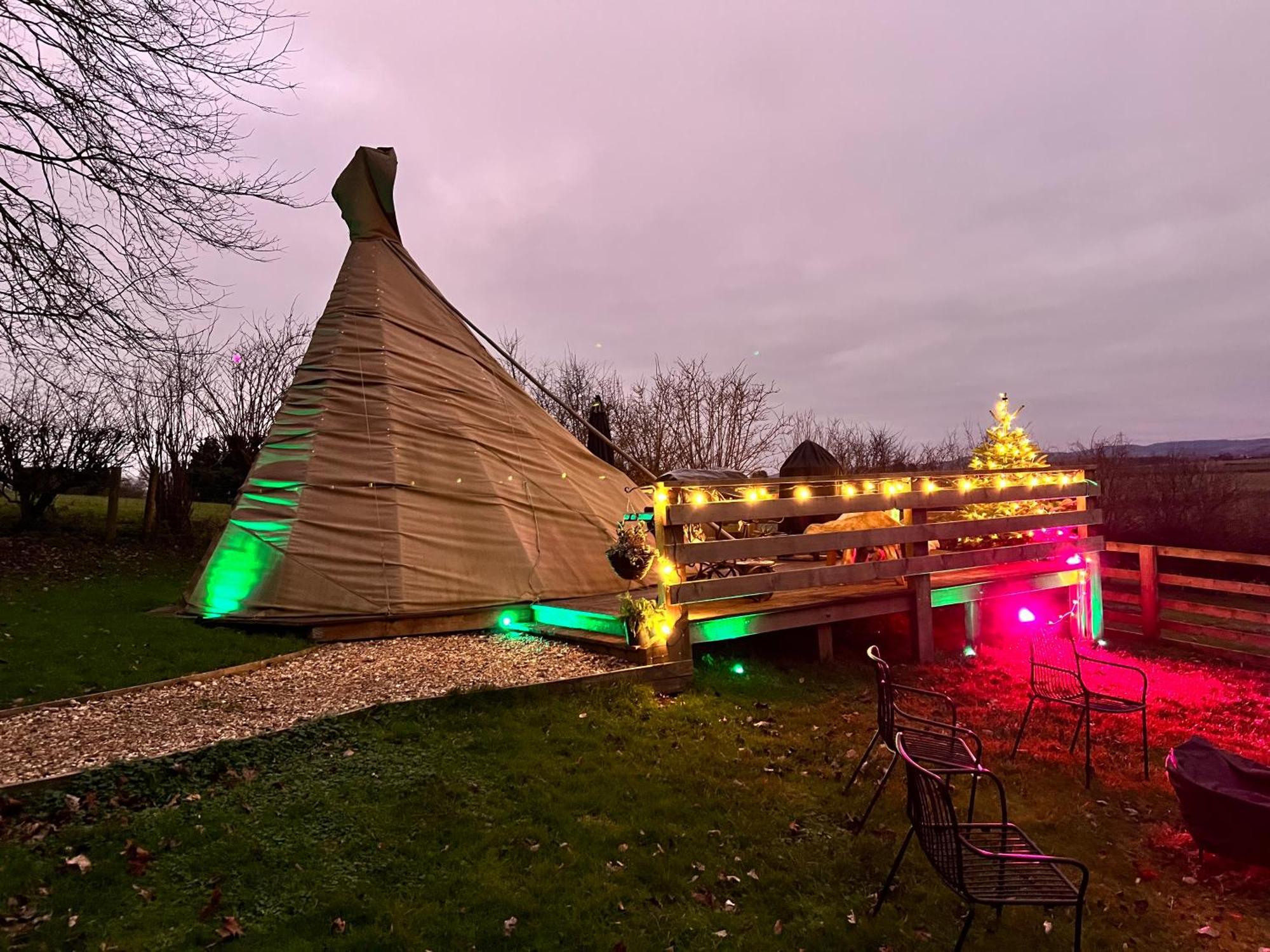 Burtree Country House, Tipi'S, Treehouse & Lodge & House Rooms With Hot Tubs In A Private Garden Thirsk Zewnętrze zdjęcie