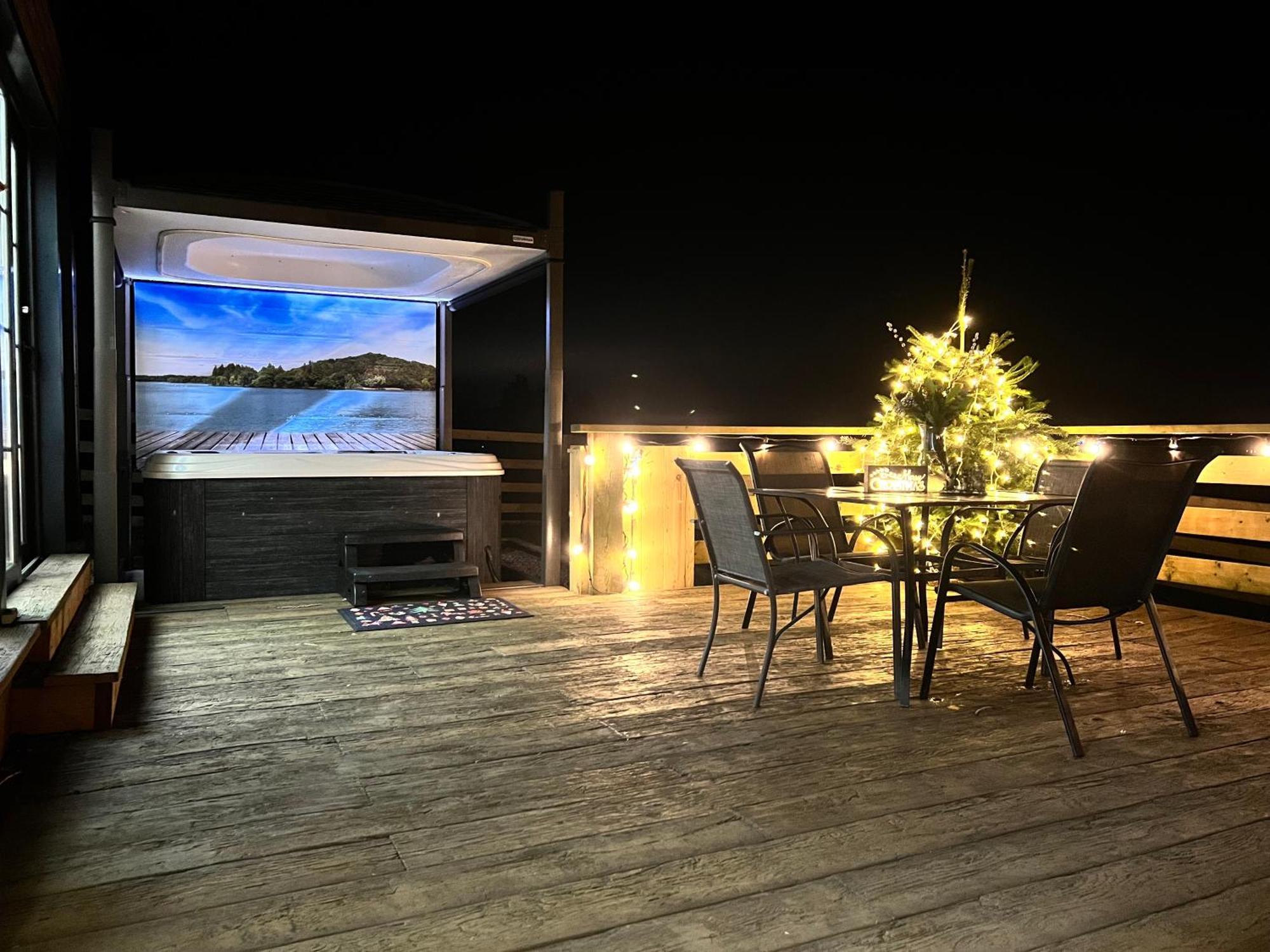 Burtree Country House, Tipi'S, Treehouse & Lodge & House Rooms With Hot Tubs In A Private Garden Thirsk Zewnętrze zdjęcie